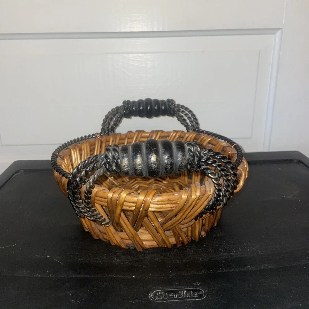 Rattan Basket With Wire Handles‎ And Rim